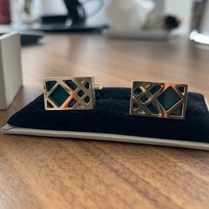 Brand new men’s Burberry cufflinks!